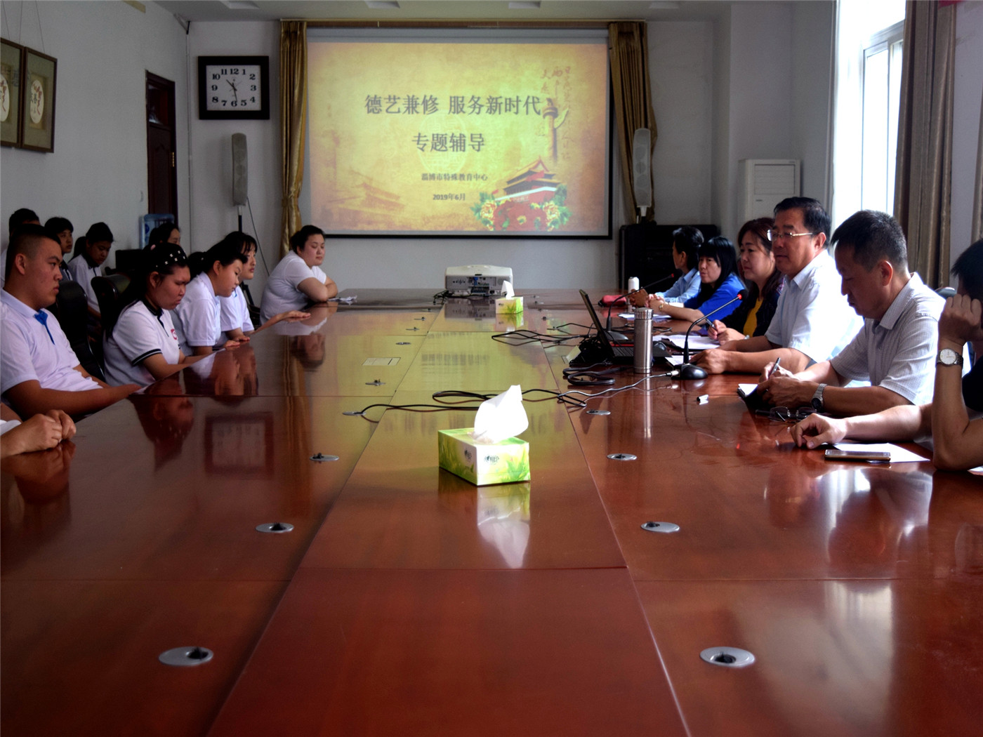 市特教中心召開(kāi)2019年學(xué)生頂崗實(shí)習(xí)工作專(zhuān)題會(huì)議
