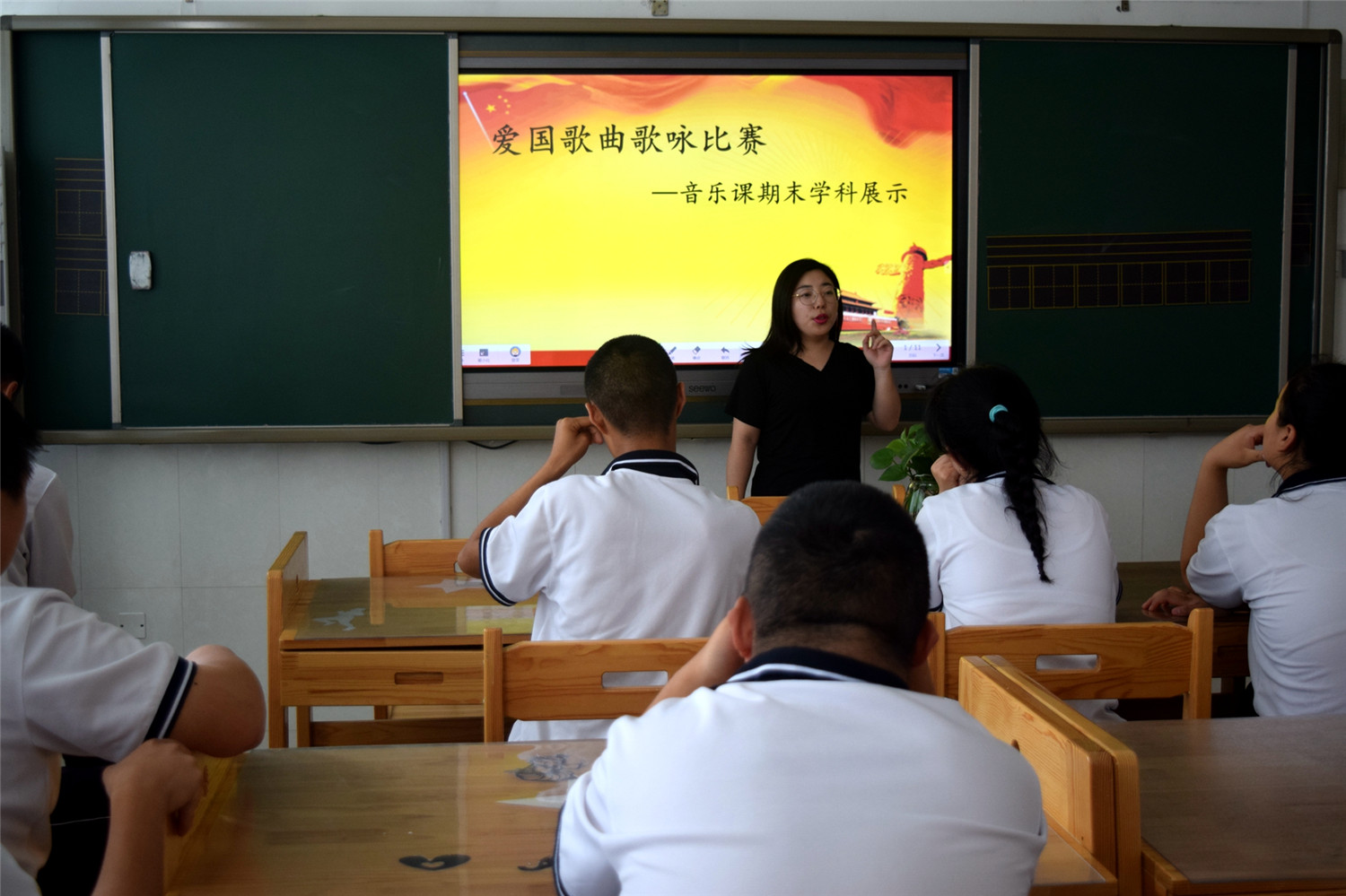 市特教中心舉行“展學(xué)藝、慶黨建”活動