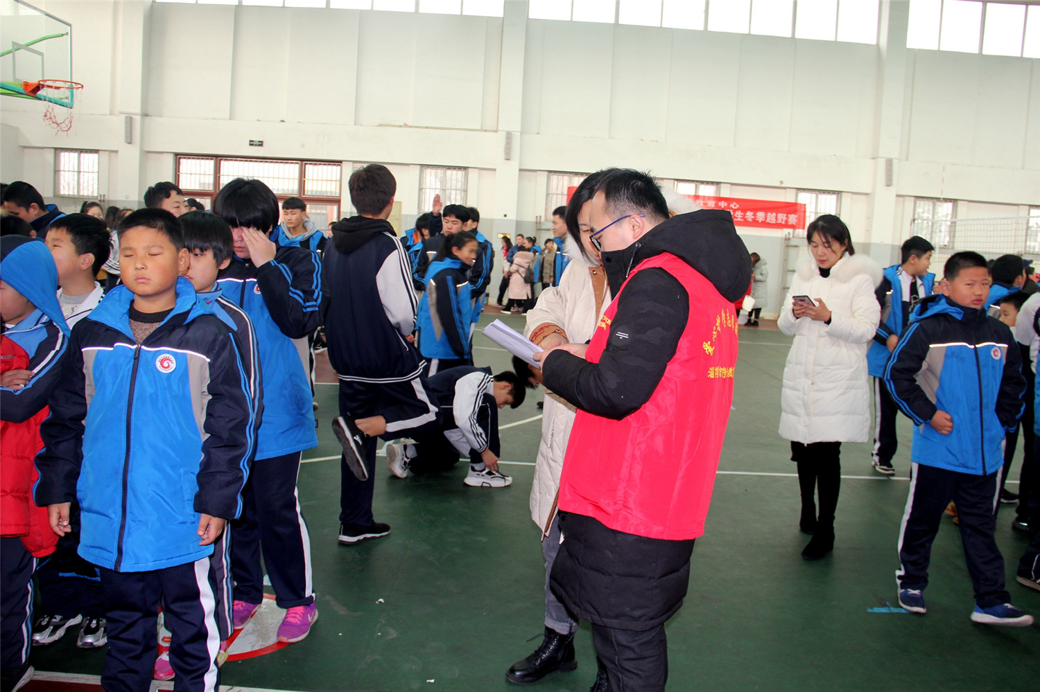 市特教中心舉行“跑過(guò)冬天 健康快樂(lè)”第八屆學(xué)生冬季越野賽