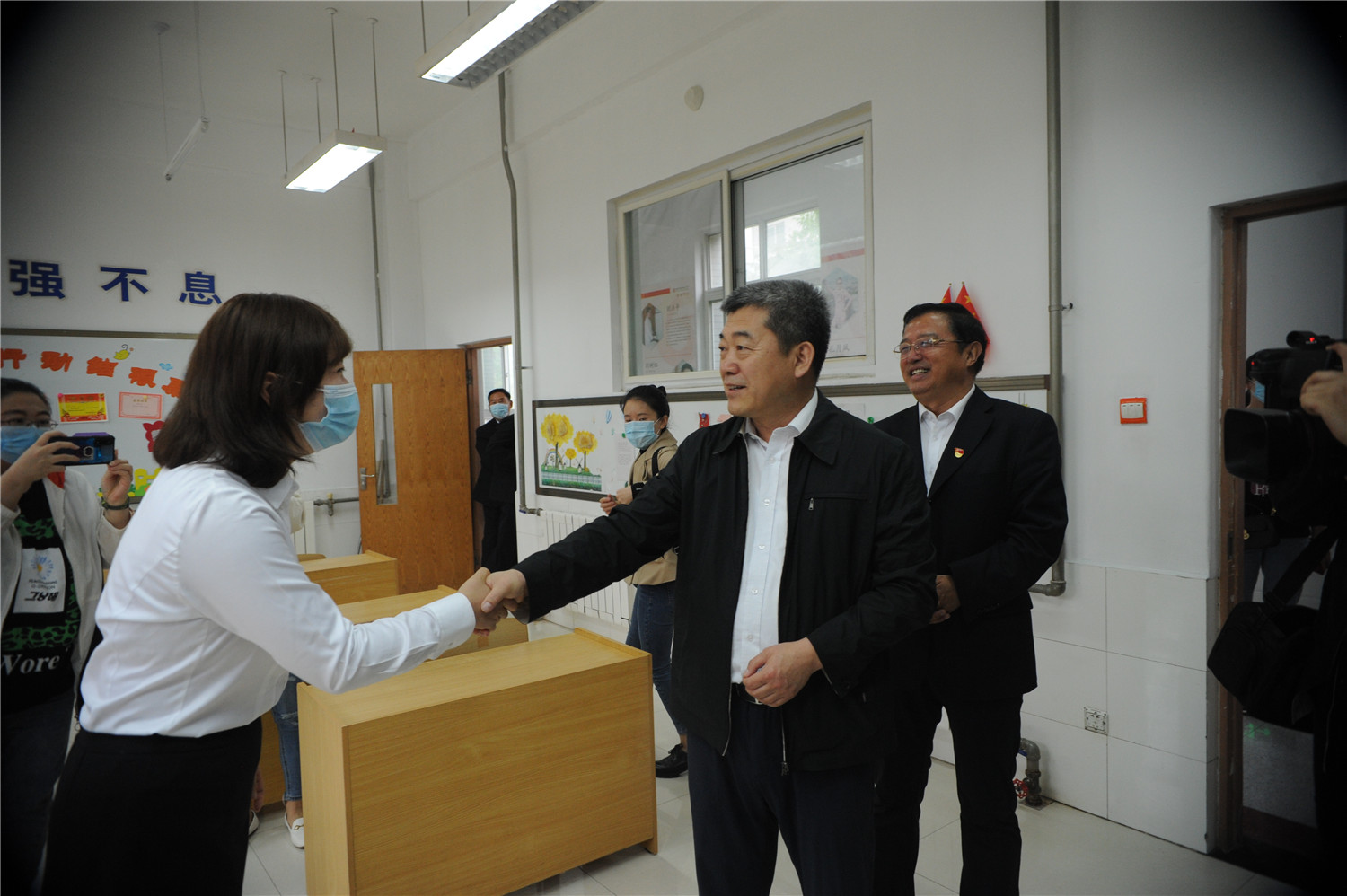 關(guān)愛殘疾兒童，讓愛灑滿校園