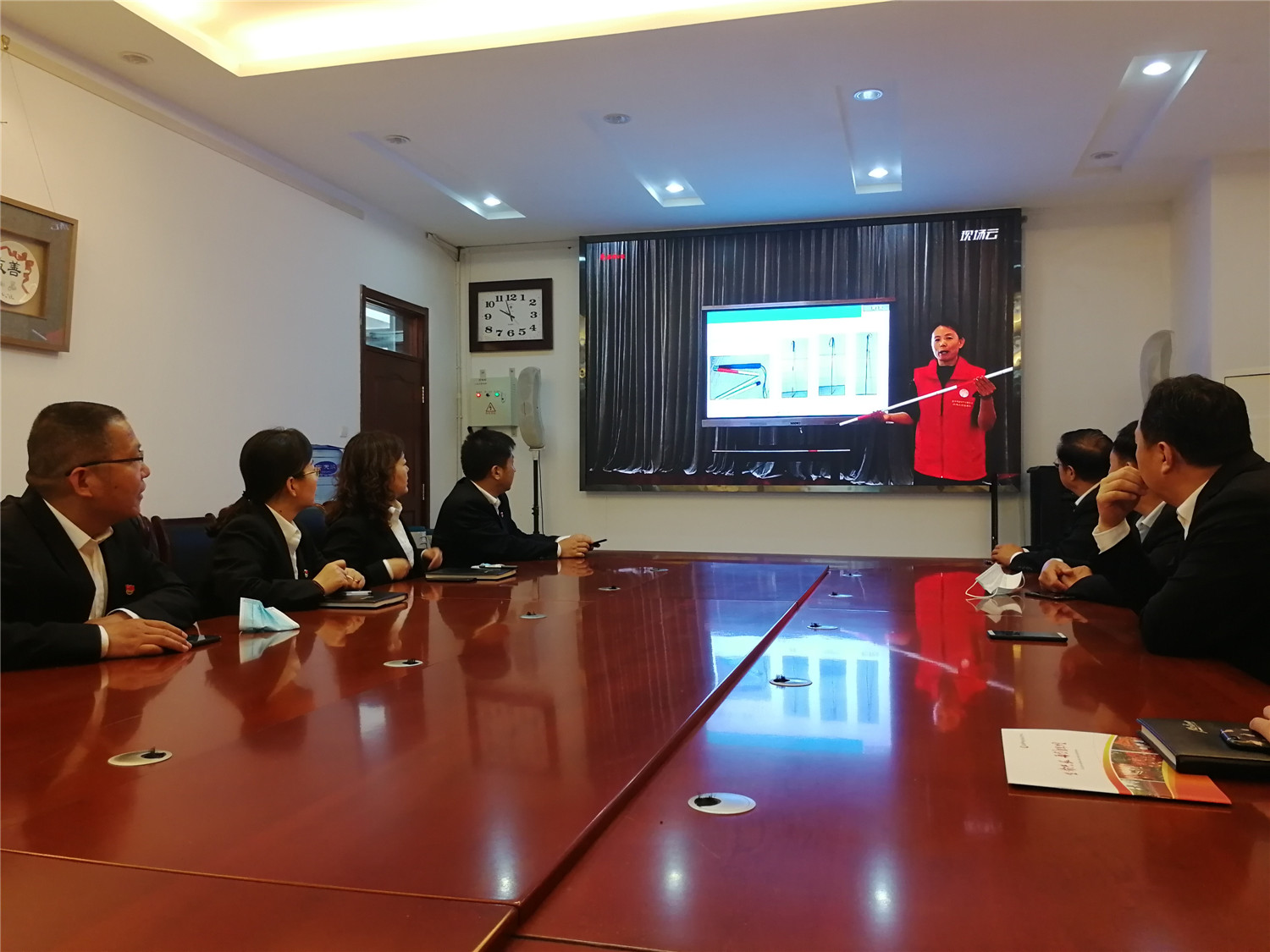 市特教中心舉行“手語(yǔ)傳情 讓愛(ài)發(fā)聲”助殘技能培訓(xùn)網(wǎng)絡(luò)文明傳播活動(dòng)