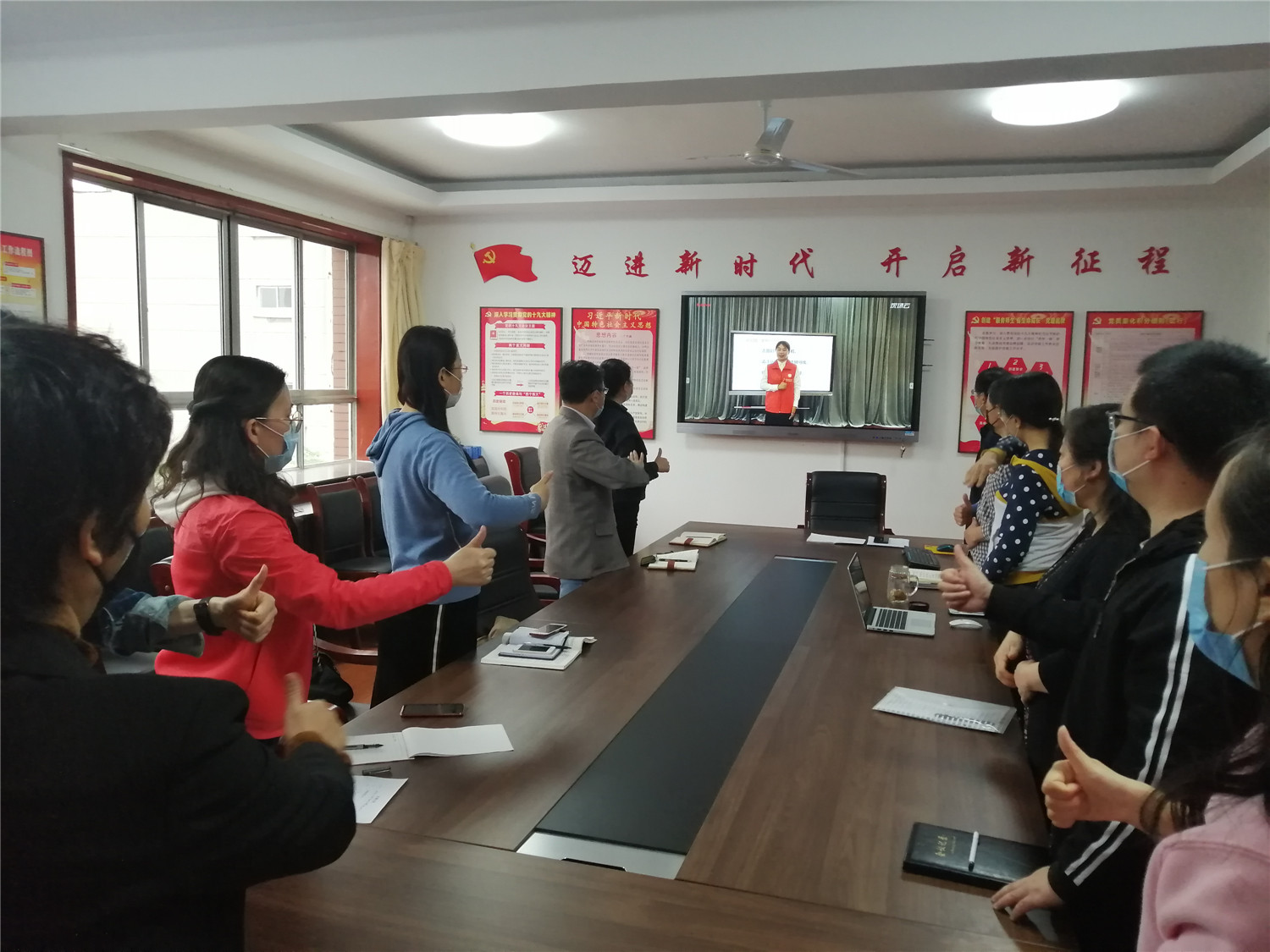 市特教中心舉行“手語(yǔ)傳情 讓愛(ài)發(fā)聲”助殘技能培訓(xùn)網(wǎng)絡(luò)文明傳播活動(dòng)