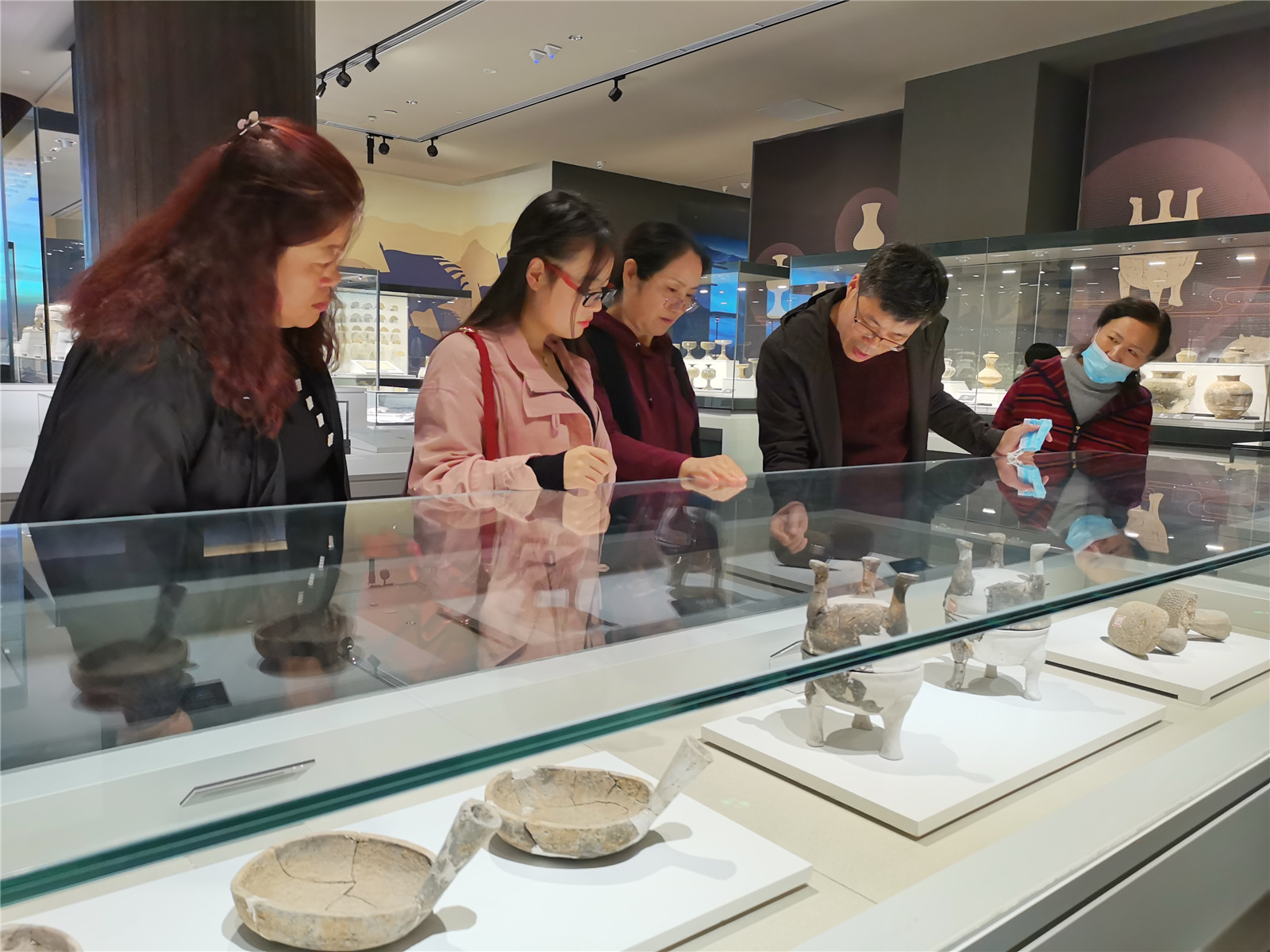 市特教中心組織開展“沉浸陶風(fēng)琉韻，感悟時(shí)代脈博”特色教研活動(dòng)