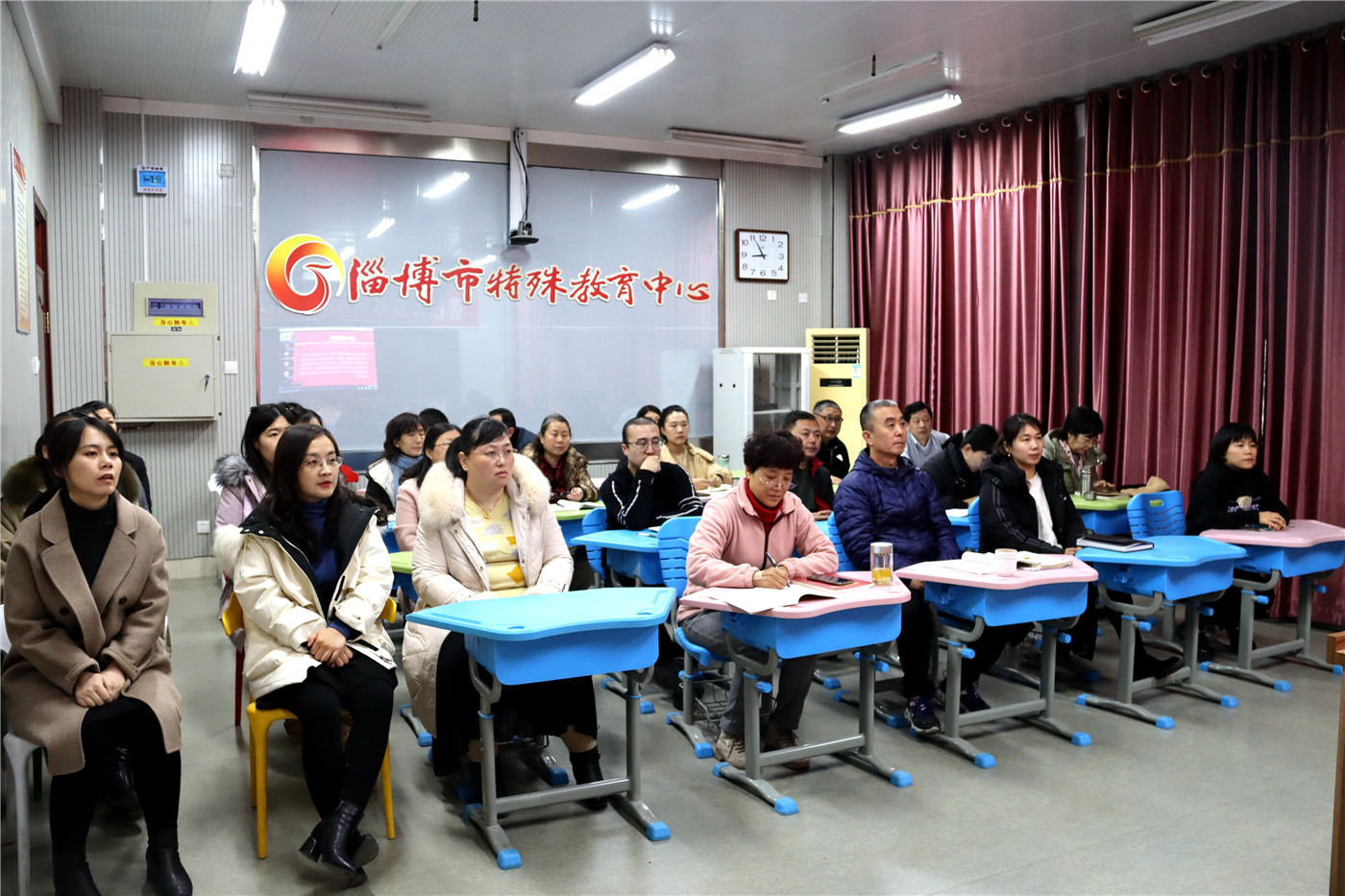 站好思政課講臺(tái)，提高立德樹人實(shí)效
