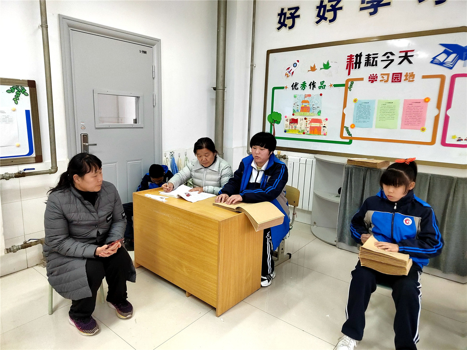 市特教中心舉辦“我是閱讀小達(dá)人”盲文摸讀活動