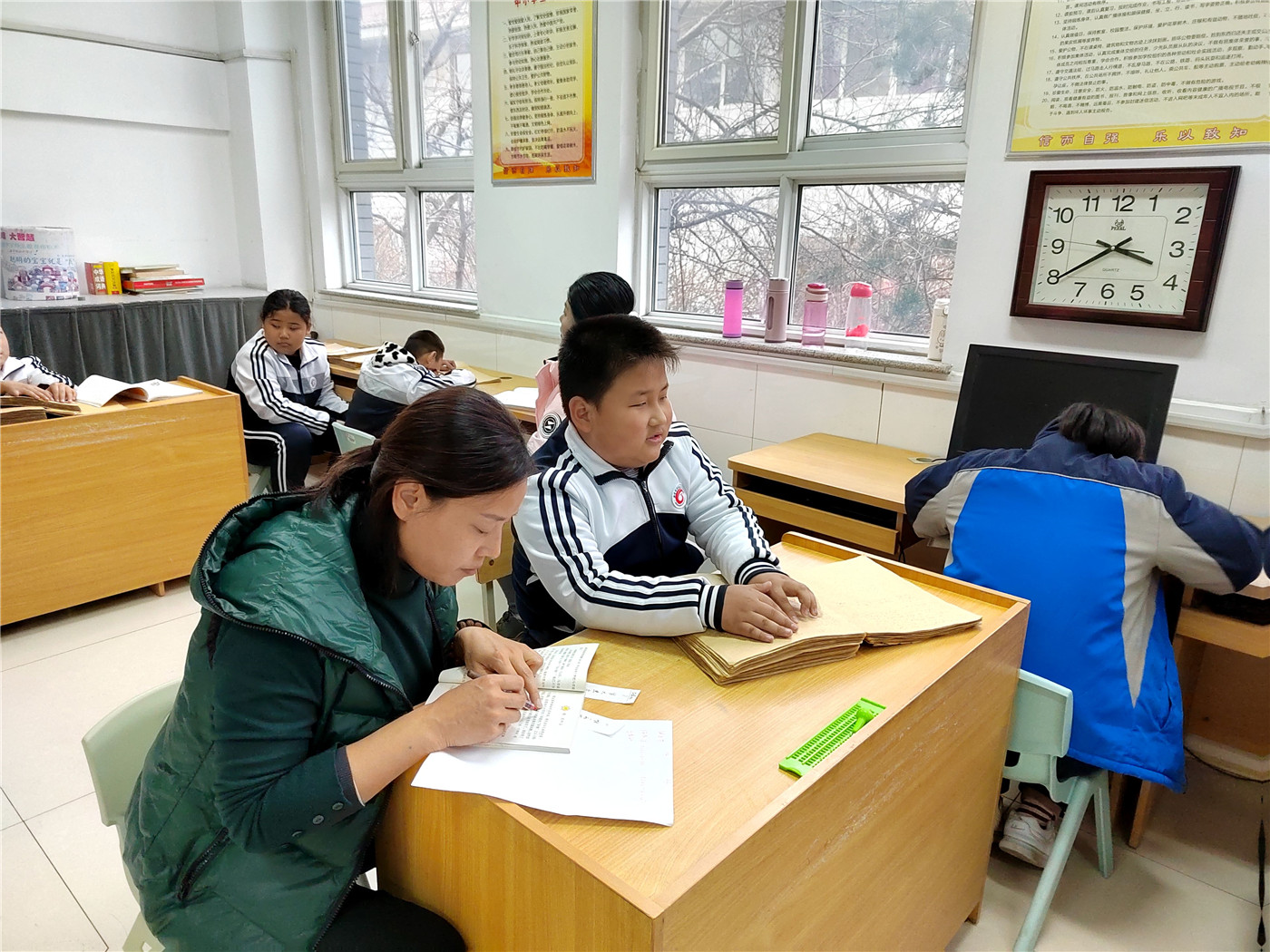 市特教中心舉辦“我是閱讀小達(dá)人”盲文摸讀活動