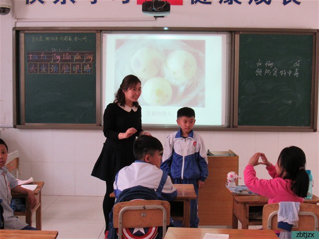 督查小組護航校園文明