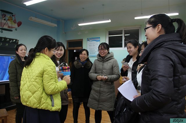 智慧啟心，快樂育人——我校開展教師團體心理輔導活動
