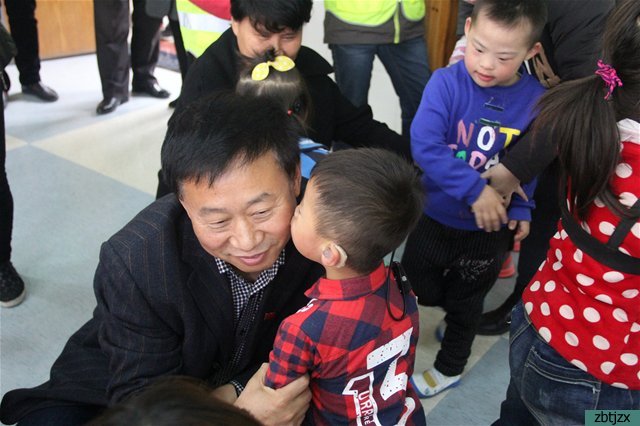 凝聚共識(shí)，共創(chuàng)文明--市體育中心、市特教中心文明共建暨綠茵志愿者服務(wù)隊(duì)愛心服務(wù)基地揭牌儀式活動(dòng)成功舉行