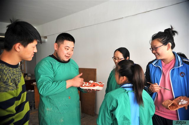 孫亞飛，用行動闡釋“愛和關(guān)懷”