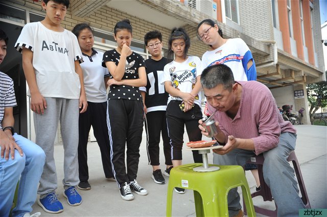 弘揚(yáng)工匠精神 過(guò)有意義的聾人節(jié)