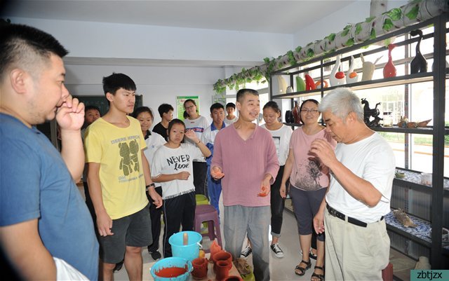 弘揚(yáng)工匠精神 過(guò)有意義的聾人節(jié)