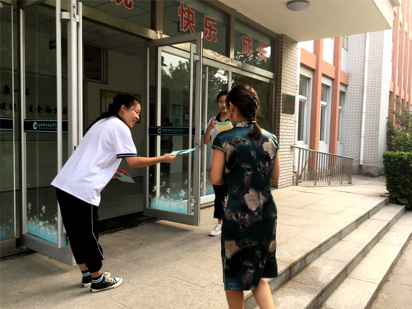 自制禮物獻老師 濃濃情意念師恩